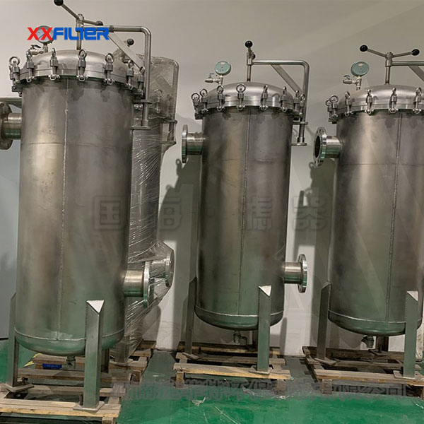 過濾雜質顆?？捎貌讳P鋼袋式過濾器